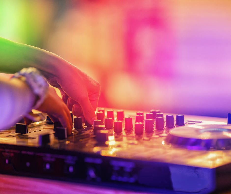 Experienced DJ & MC